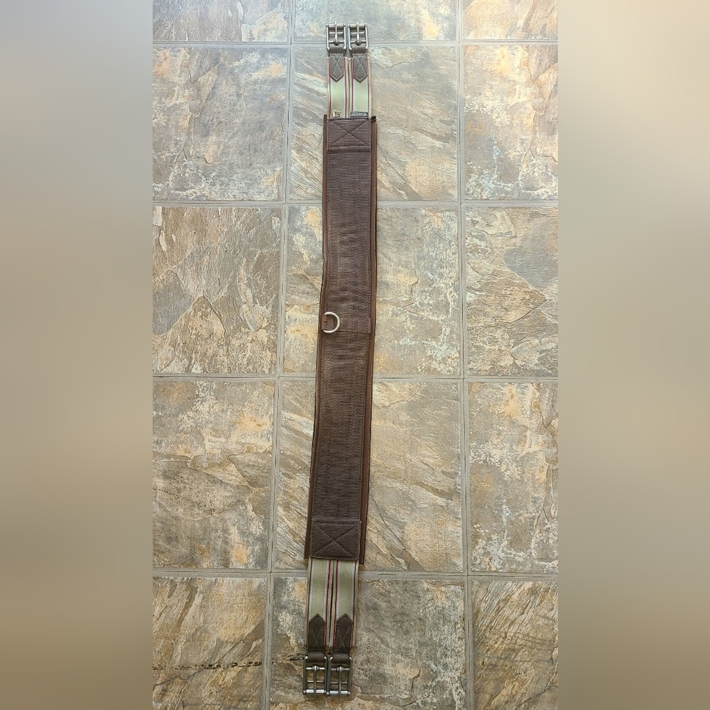 44"/110cm Ovation neoprene girth. Neoprene is attached via velcro